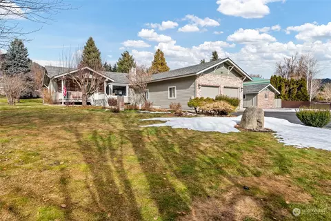 10265 Ski Hill Dr, Leavenworth, WA 98826