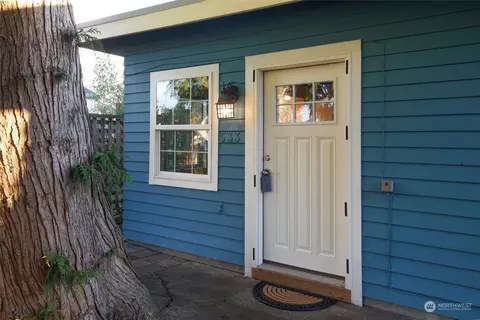 533 F St, Blaine, WA 98230