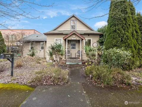 1521 5th St, Marysville, WA 98270