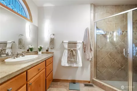 Bath - 15203 145th Avenue Ct E, Orting, WA 98360 photo 4 of 6