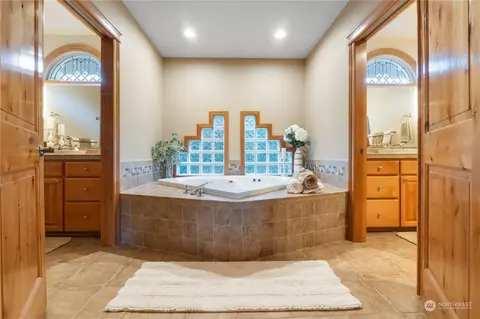 Bath - 15203 145th Avenue Ct E, Orting, WA 98360 photo 2 of 6