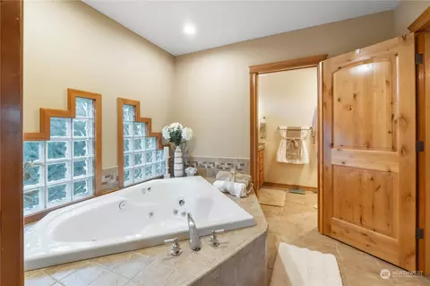 Bath - 15203 145th Avenue Ct E, Orting, WA 98360 photo 3 of 6
