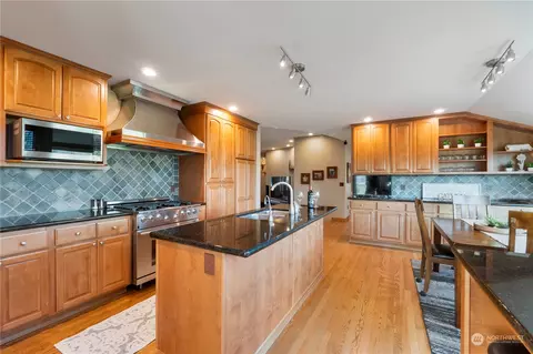 Kitchen - 15203 145th Avenue Ct E, Orting, WA 98360 photo 4 of 7
