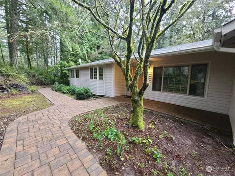 7548 Steamboat Island Rd NW, Olympia, WA 98502