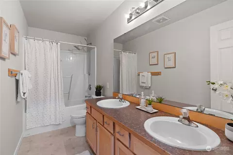 Bath - 1012 186th St SE, Bothell, WA 98012 photo 4 of 4