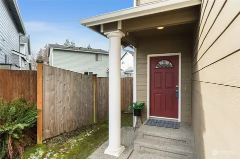 Exterior - 1012 186th St SE, Bothell, WA 98012 photo 4 of 10