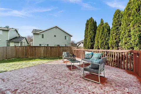 Exterior - 1012 186th St SE, Bothell, WA 98012 photo 9 of 10