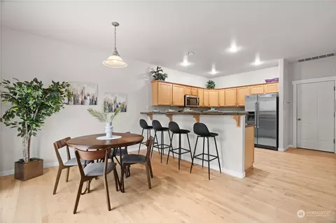 Dining - 1012 186th St SE, Bothell, WA 98012 photo 2 of 3