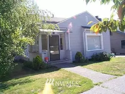 4332 Eastern Ave N, Seattle, WA 98103 photo 1