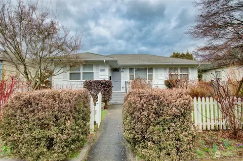 1015 E Rio Vista Ave, Burlington, WA 98233