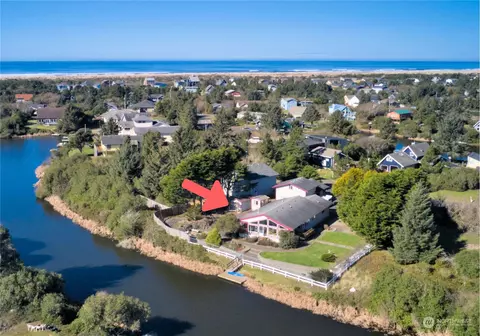 355 Cockle St SW, Ocean Shores, WA 98569