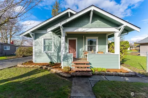112 W 1st St, Everson, WA 98247