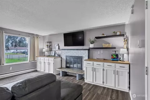 Living - 135 167th St E, Spanaway, WA 98387 photo 2 of 4