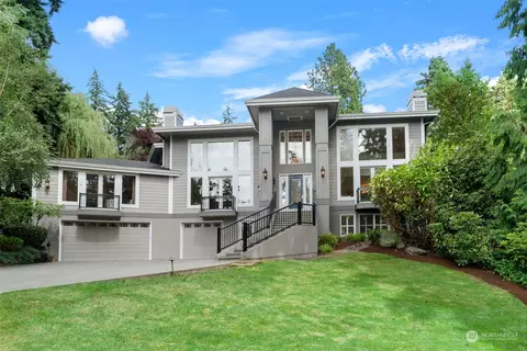 5016 84th Ave SE, Mercer Island, WA 98040