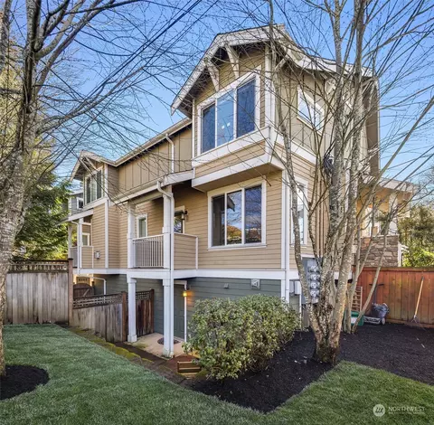 4504 NE 55th St #A, Seattle, WA 98105