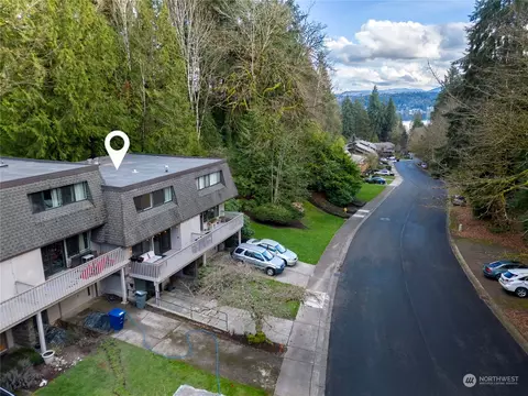 16932 NE 2nd Pl, Bellevue, WA 98008