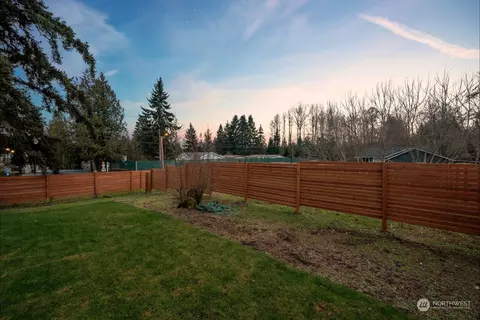 Exterior - 19528 22nd Ave SE #A, Bothell, WA 98012 photo 4 of 9