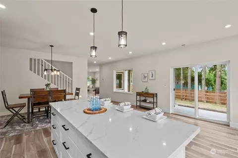 Kitchen - 19528 22nd Ave SE #A, Bothell, WA 98012 photo 4 of 4