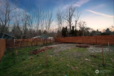 Exterior - 19528 22nd Ave SE #B, Bothell, WA 98012 photo 4 of 7