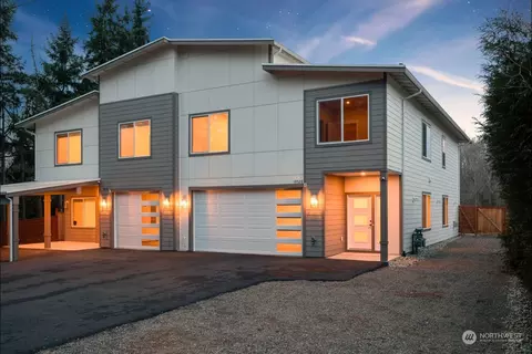 19528 22nd Ave SE #B, Bothell, WA 98012