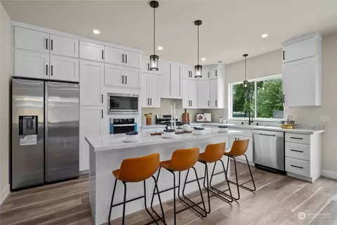 Kitchen - 19528 22nd Ave SE #B, Bothell, WA 98012 photo 1 of 3