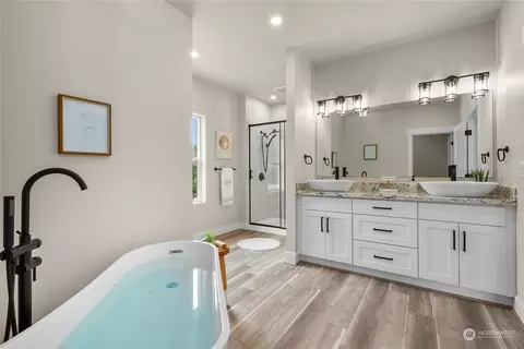 Bath - 19528 22nd Ave SE #B, Bothell, WA 98012 photo 2 of 4