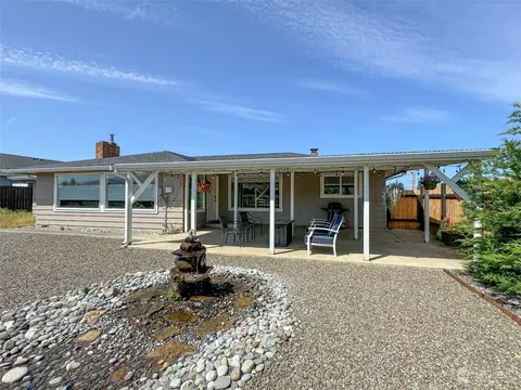 981 N Sequim Ave, Sequim, WA 98382