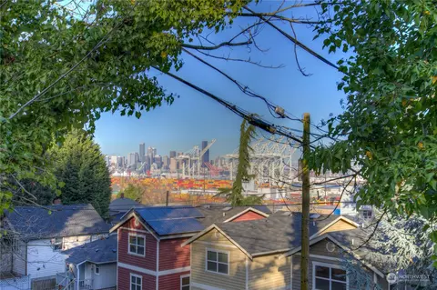 3100 SW Admiral Way, Seattle, WA 98126