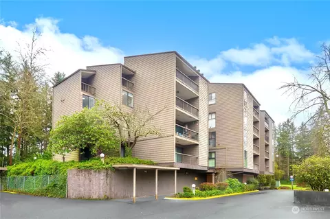6858 139th Ave NE #711, Redmond, WA 98052
