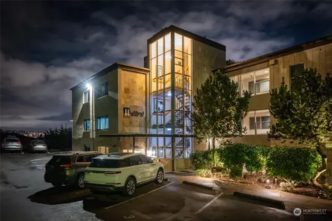 900 Warren Ave N #104, Seattle, WA 98109