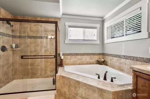 Bath - 21808 31st Dr SE, Bothell, WA 98021 photo 3 of 5