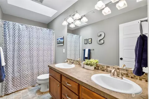 Bath - 21808 31st Dr SE, Bothell, WA 98021 photo 5 of 5