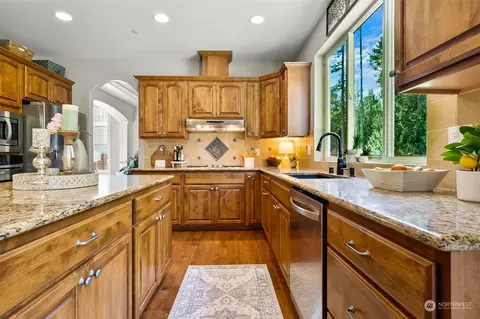 Kitchen - 21808 31st Dr SE, Bothell, WA 98021 photo 6 of 7