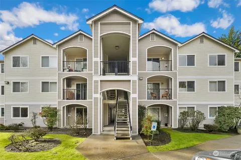 10709 Valley View Rd #B401, Bothell, WA 98011