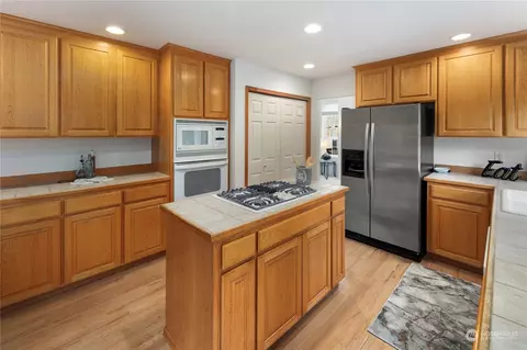 Kitchen - 418 172nd Pl SE, Bothell, WA 98012 photo 1 of 5