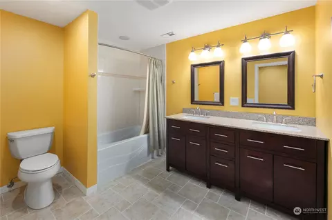 Bath - 418 172nd Pl SE, Bothell, WA 98012 photo 4 of 5