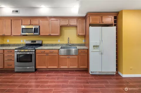 Kitchen - 418 172nd Pl SE, Bothell, WA 98012 photo 4 of 5