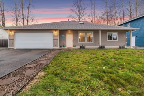 8394 Grouse Crescent Dr, Blaine, WA 98230