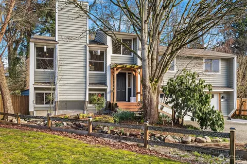 8826 NE 137th St, Kirkland, WA 98034