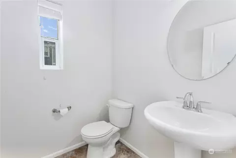 Bath - 3443 31st Dr, Everett, WA 98201 photo 1 of 4