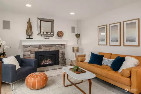 Living - 12911 NE 195th Pl, Bothell, WA 98011 photo 4 of 5