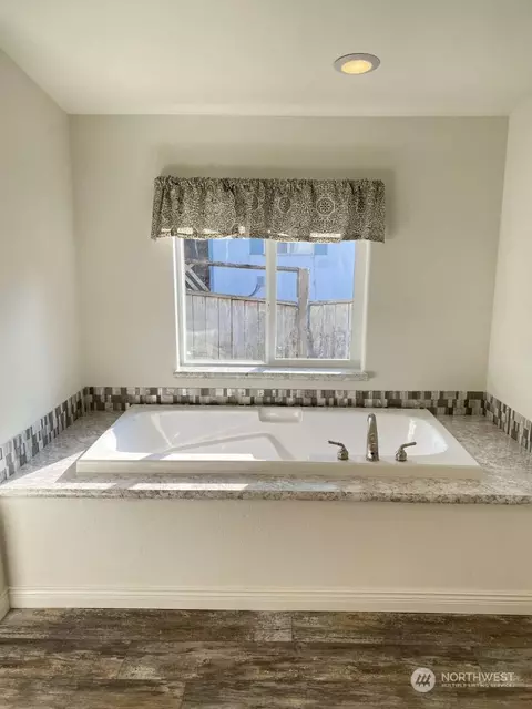 12706 NE Hollyhills Dr, Bothell, WA 98011 photo 29