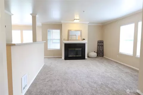33020 10th Ave SW #H301, Federal Way, WA 98023