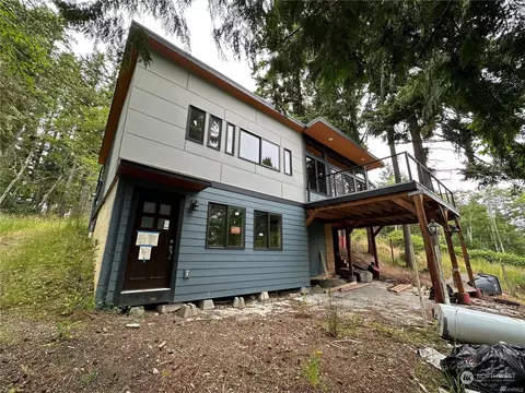 822 E Herron Blvd NW, Lakebay, WA 98349