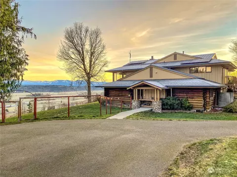 6601 Silvana Terrace Rd, Stanwood, WA 98292