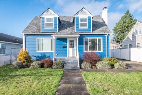 2738 Florida St, Longview, WA 98632