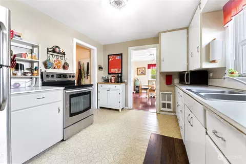 Kitchen - 226 Twisp Ave W, Twisp, WA 98856 photo 1 of 2