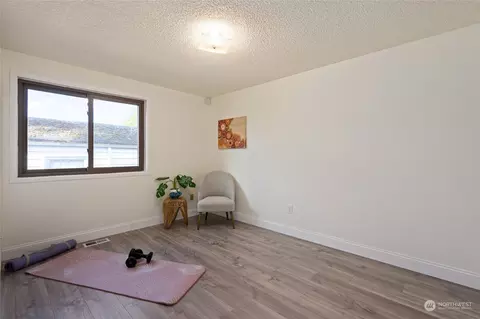 Bedroom - 2227 Monroe Ave, Everett, WA 98203 photo 3 of 3