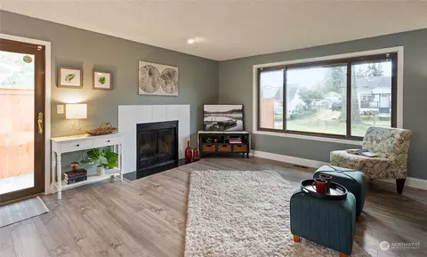 Living - 2227 Monroe Ave, Everett, WA 98203 photo 1 of 5