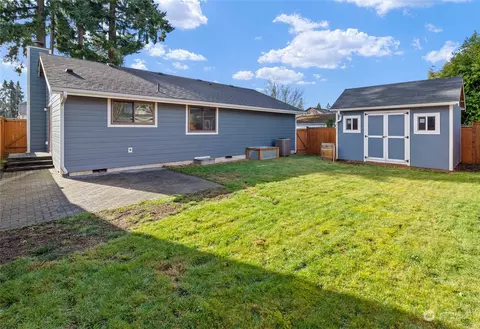 Exterior - 2227 Monroe Ave, Everett, WA 98203 photo 3 of 3